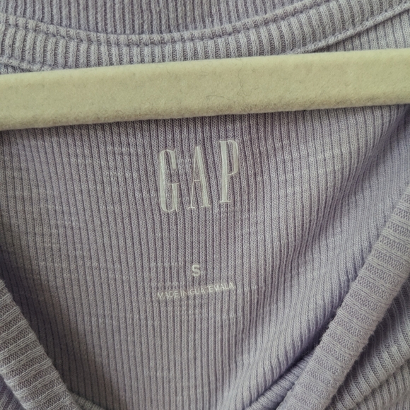 Gap Ribbed Flutter Sleeve Tank - Picture 2 of 3